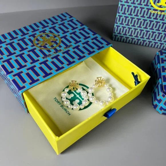 TORY BURCH Pearl Earrings - Picture 5 of 6